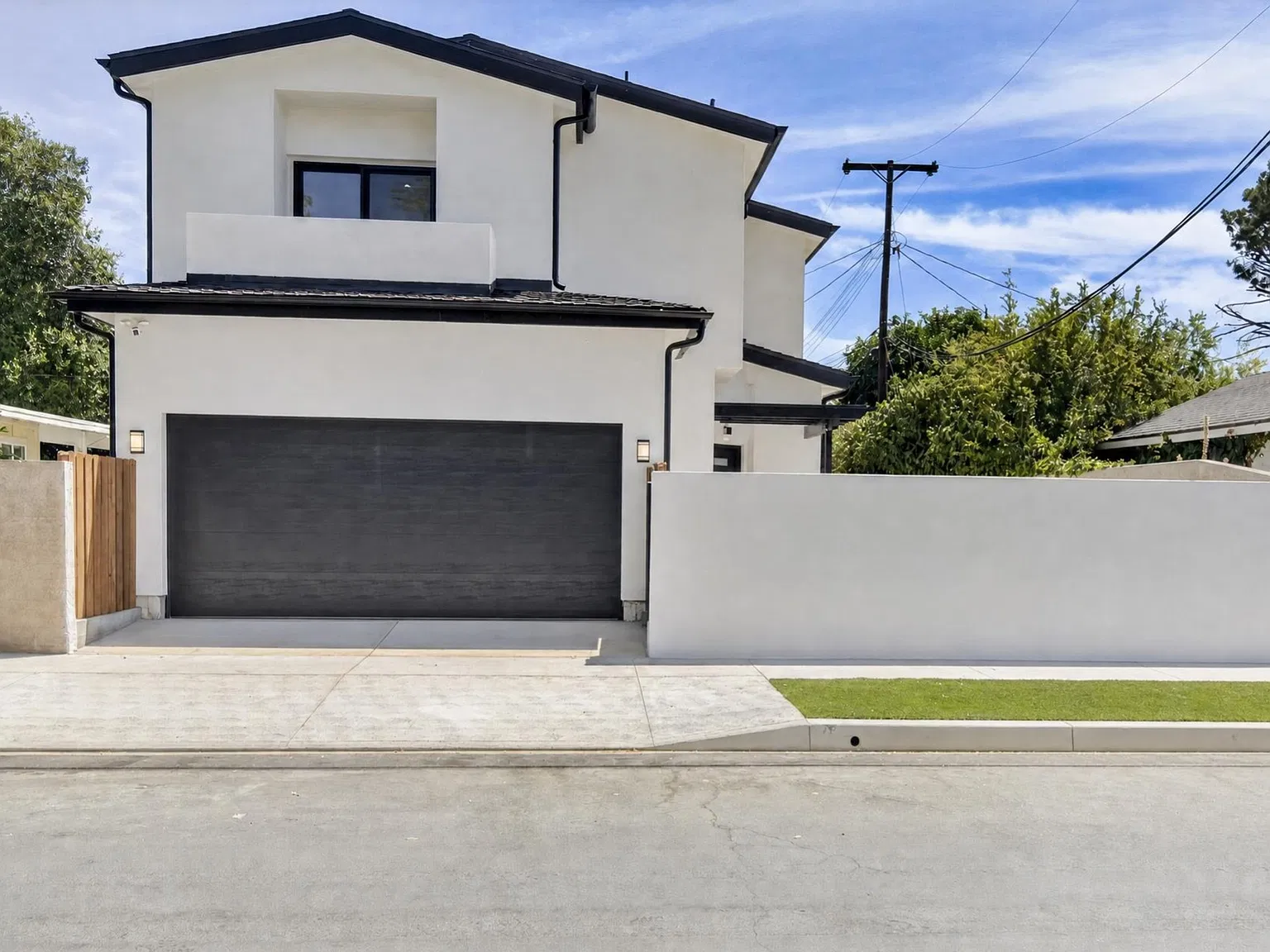 3 bed, 2.5 bath, 1539 sqft, $3,995 — Photo 1