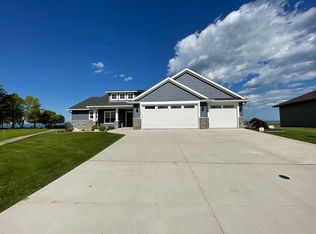 1450 Sundancer Ln, Kewaunee, WI 54216