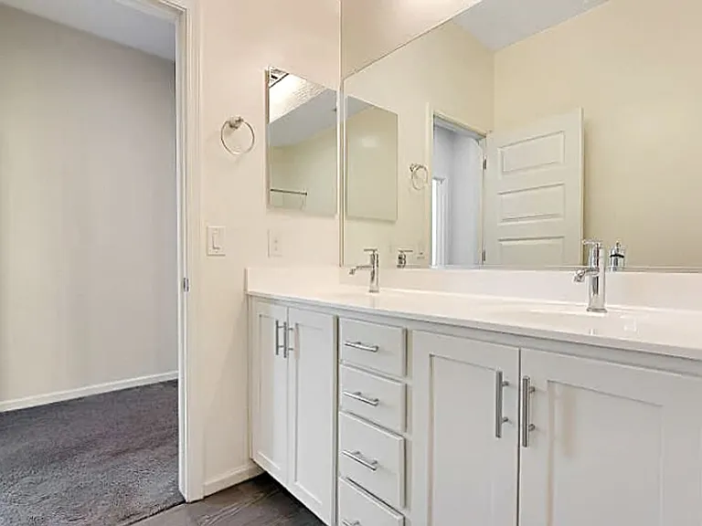 15733 W Polk St — Photo 17