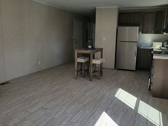 4th image of 3731 S Glenstone Ave #B03