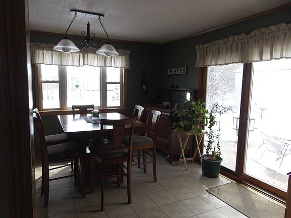 2nd image of 402 S 15th St