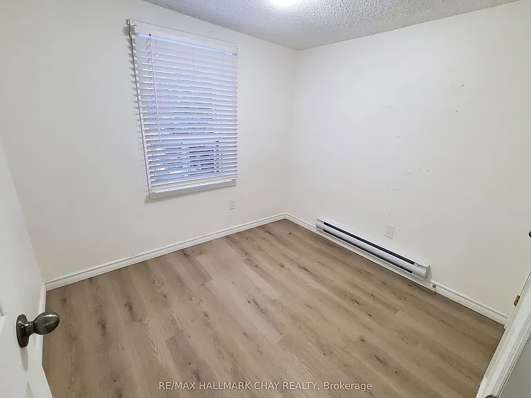 58 Queen St W #6 — Photo 5