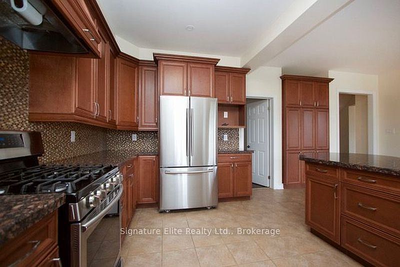 Ajax House for rent - 4 Bedrooms — photo 8