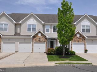 191 E Country Club Dr, Mount Holly, NJ 08060