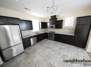 1539 N Rendezvous Way, Clovis, CA 93619