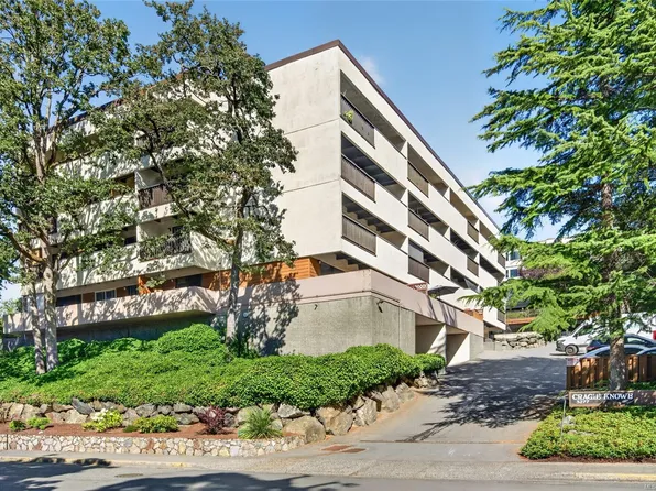 3277 Glasgow Ave #313, Saanich, BC V8X 1M3