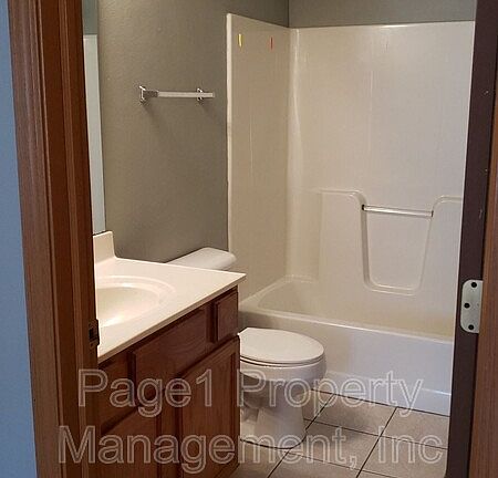 5th image of 1040 Minns Dr #F