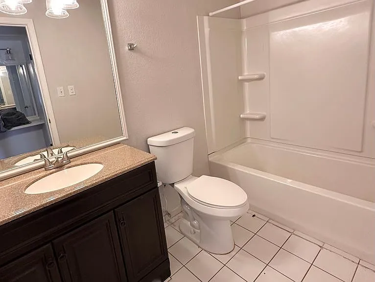 704 Zapata Ave — Photo 14