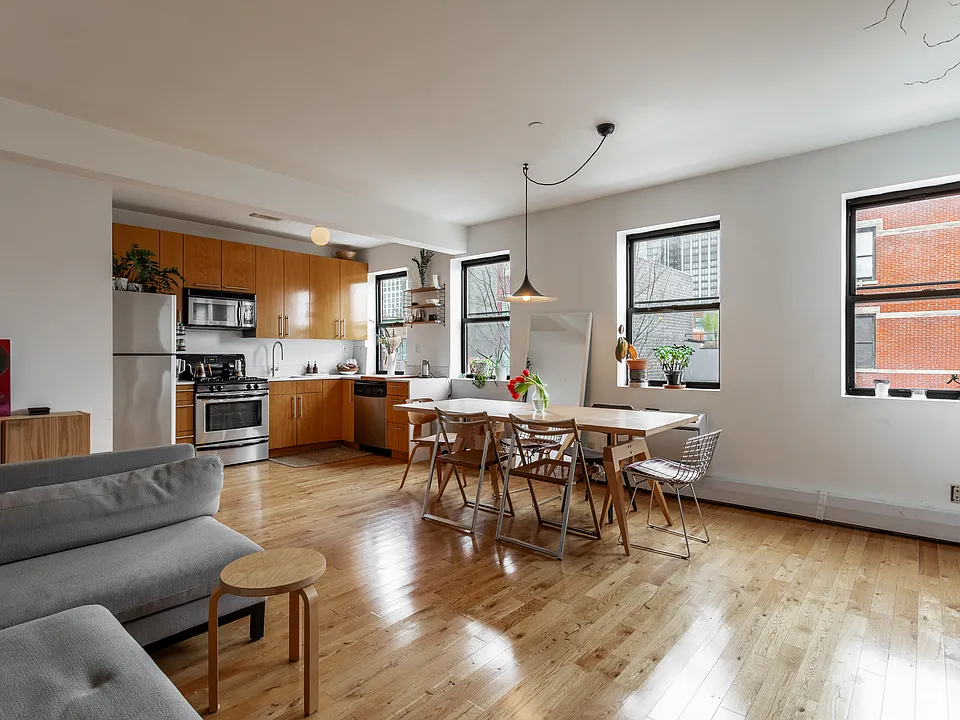 84 Green St #3