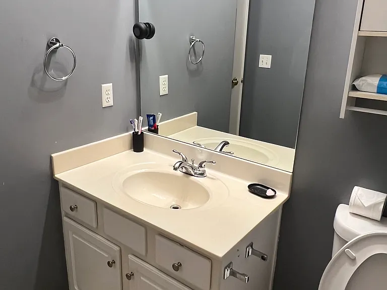 106 Trafalgar Ct — Photo 16