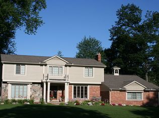 2976 Masefield Dr, Bloomfield Hills, MI 48304