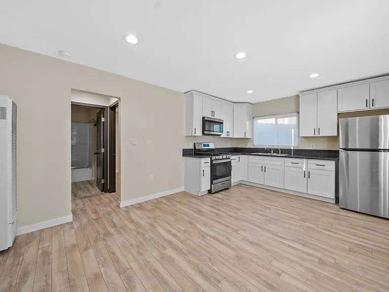 809 Merlin Dr — Photo 5