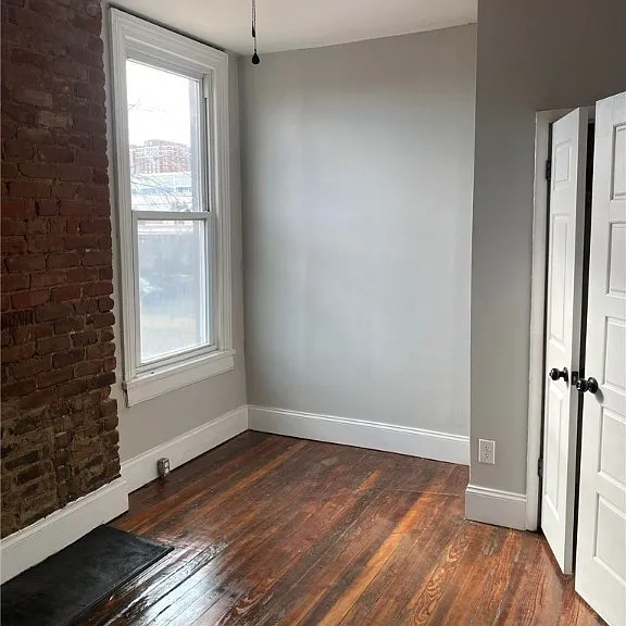 1100 W Marshall St — Photo 12