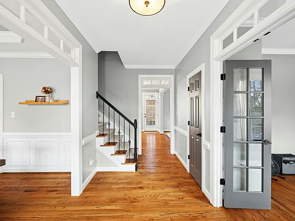 3rd image of 117 Barnes Spring Ct