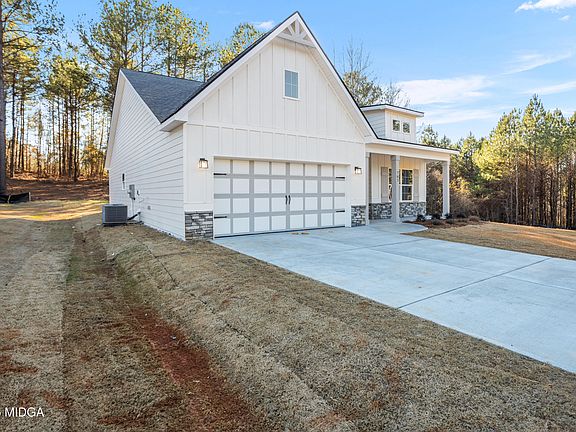 5th image of 707 Jasmine Dr