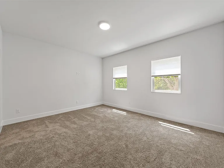 1220 E 9th St — Photo 27