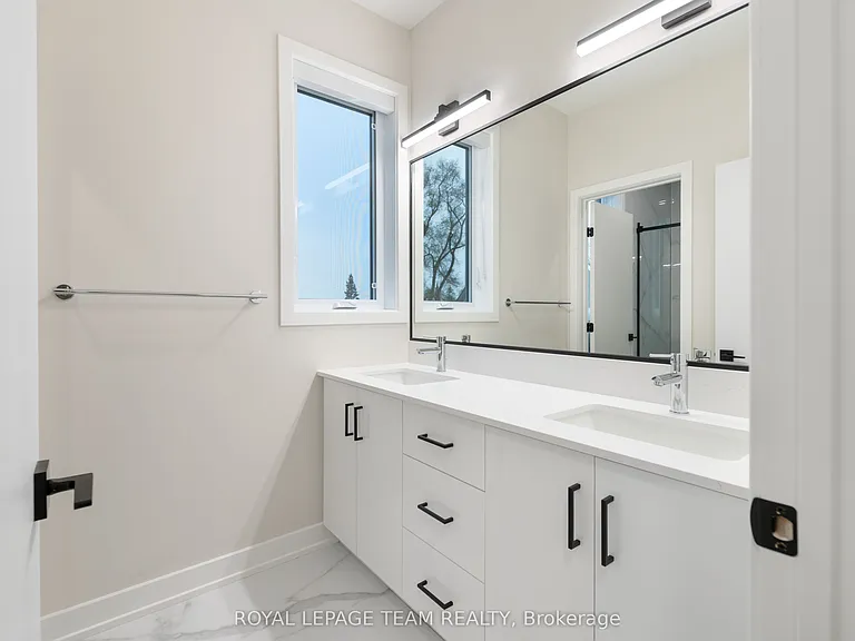 49 Grosvenor Ave #3 — Photo 28