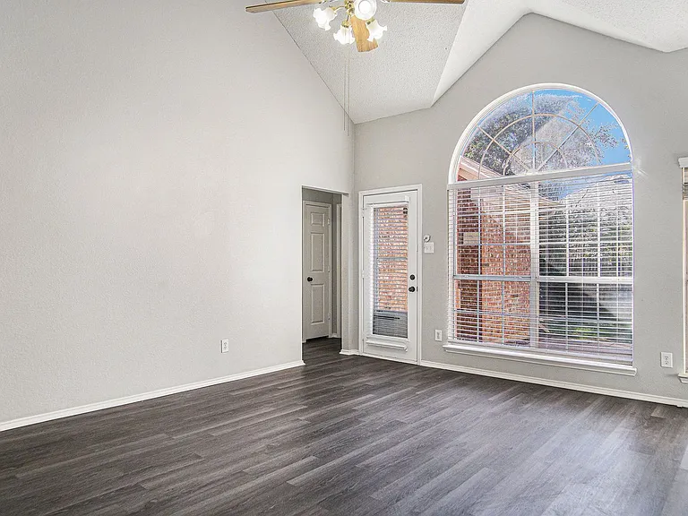 4600 Paloverde Dr — Photo 9