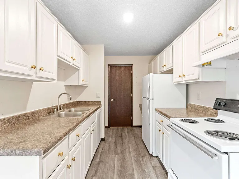 Como Park Apartments — Photo 21