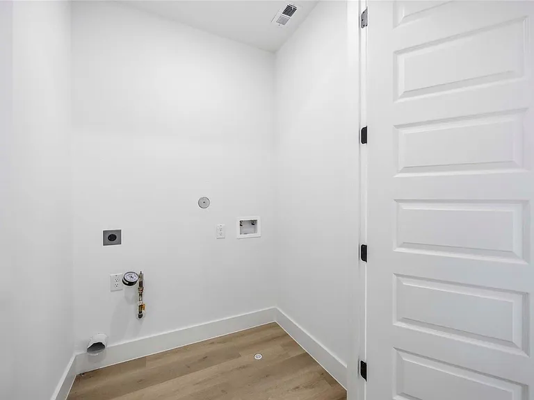 3103 Lelia St #B — Photo 15