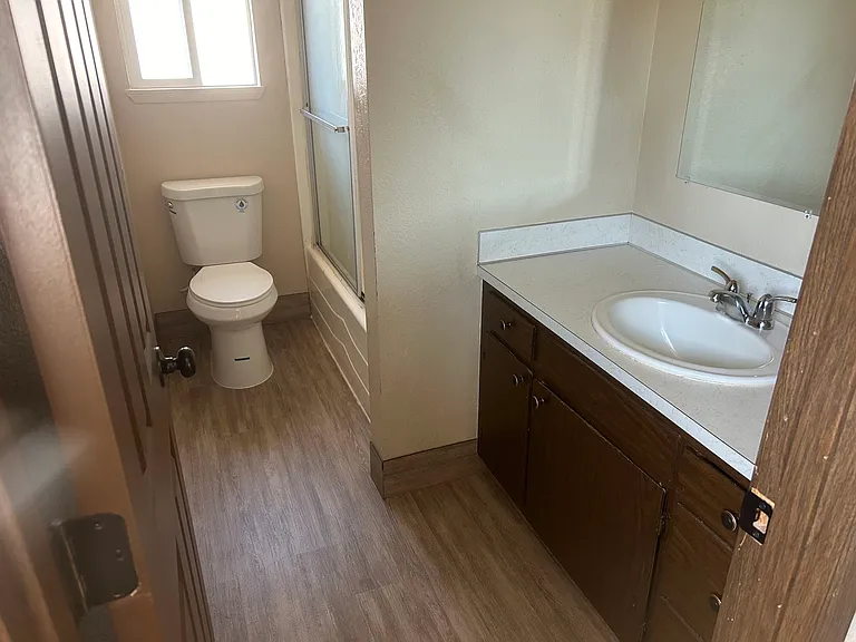 1765 Queen Ave SW — Photo 42