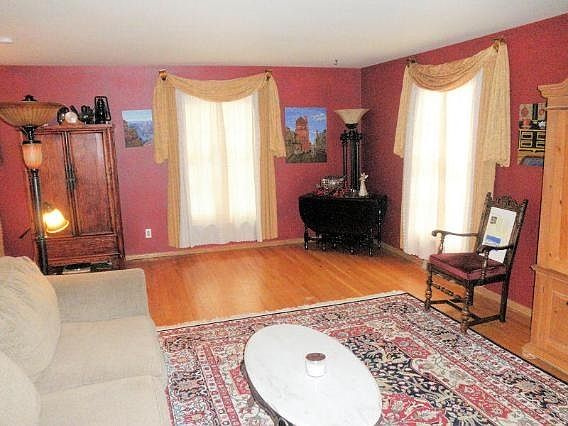 4th image of 5657 S 92nd St