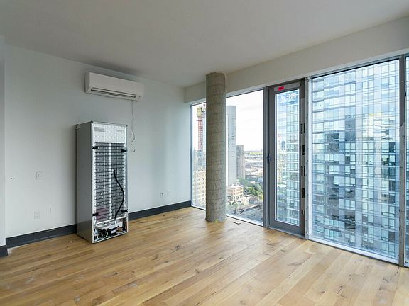 4th image of 42-20 27th St #1630