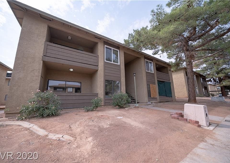 1st image of 4571 Carriage Park Dr