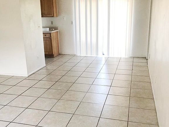 3rd image of 1700 Country Club Blvd