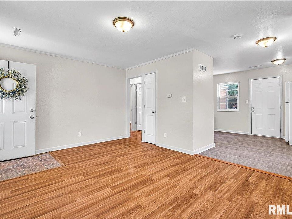 1801 N Underhill St, Peoria, IL 61604 Zillow