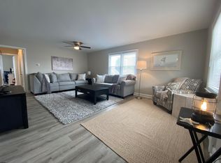 11 S Gladstone Ave, Margate, NJ 08402