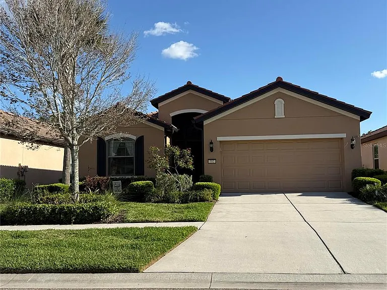352 Laurel Falls Dr — Photo 1