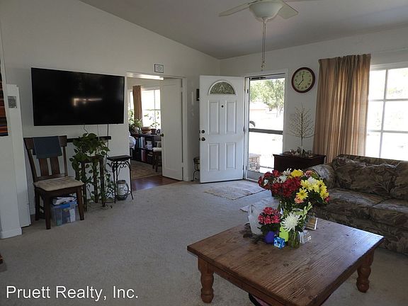 4th image of 915 Park Hill Dr