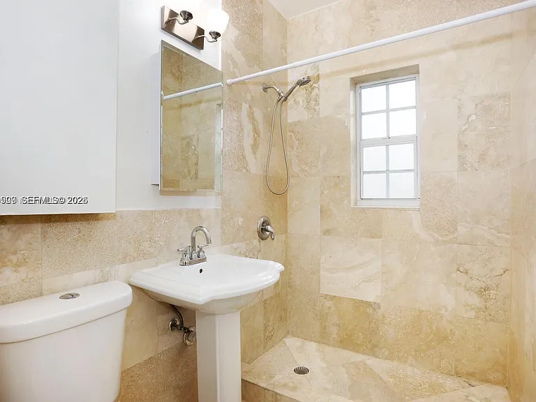 237 Madeira Ave #3 — Photo 32