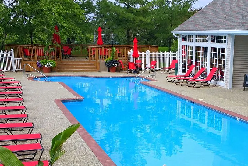 Dover Farms Apartments — Photo 1