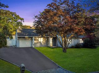 15 S Village Dr, Bellport, NY 11713