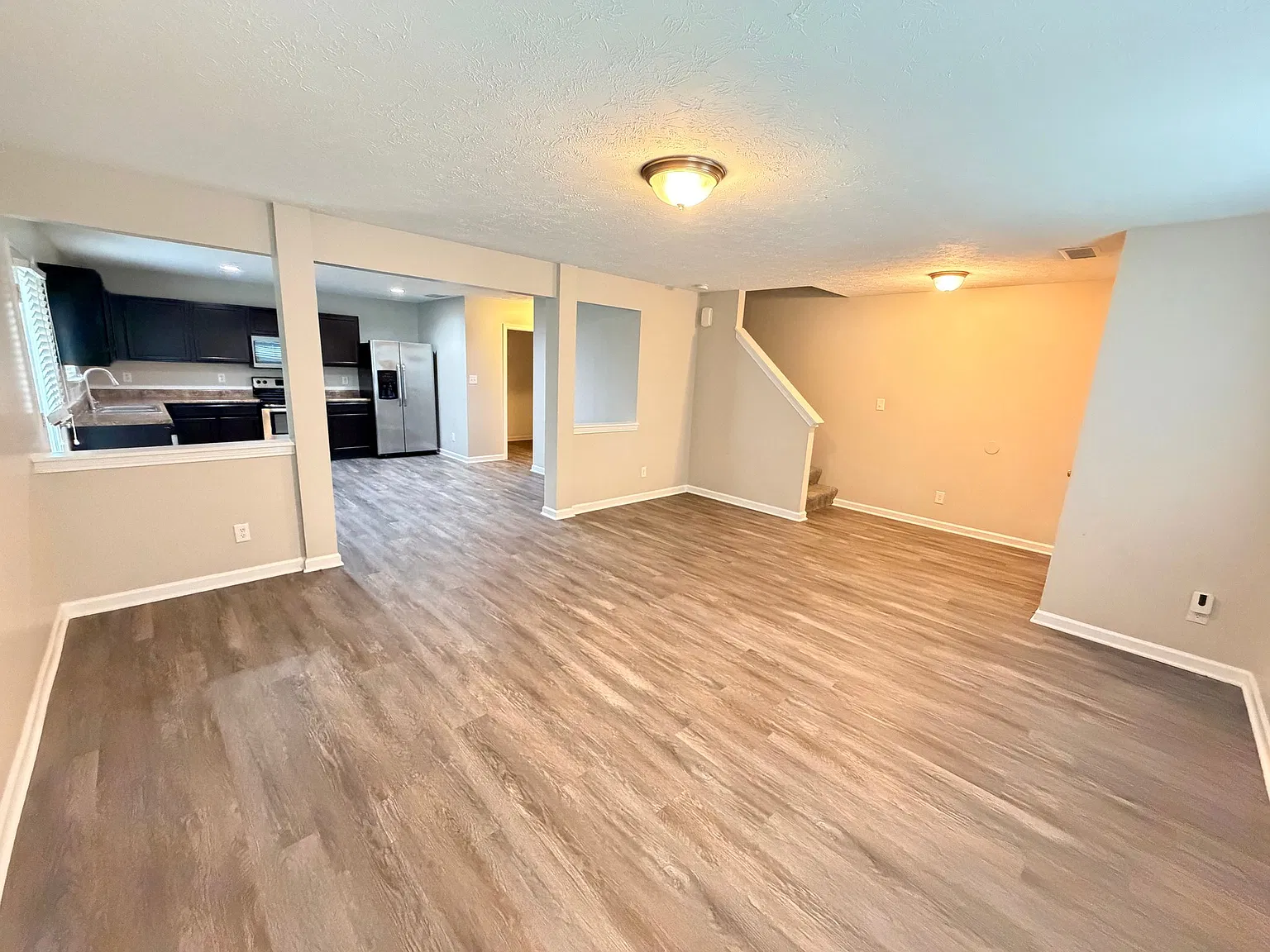 Spacious 4 Bed/2.5 Bath Single Family Home in Noblesville - $2000/mo — Photo 2