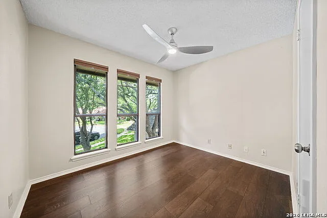 2315 Shady Crest Cir — Photo 10