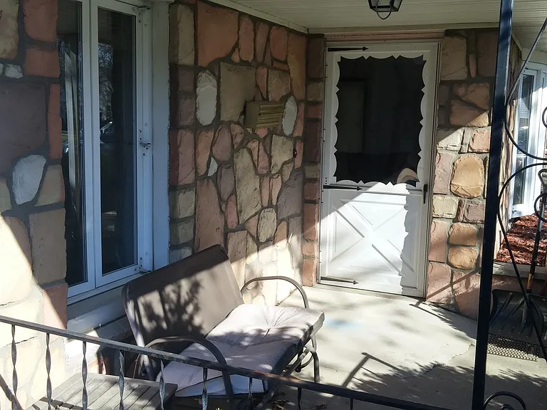 24728 Carlysle St — Photo 10