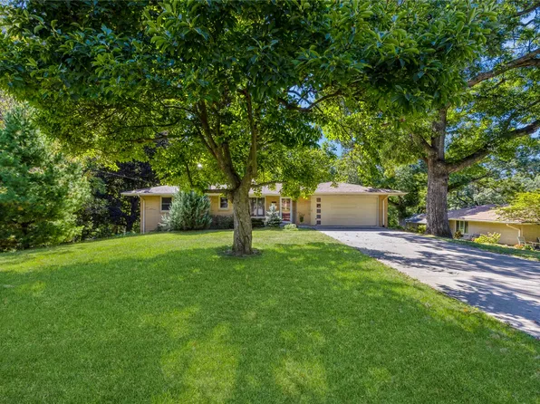 1080 NW 67th Pl, Des Moines, IA 50313