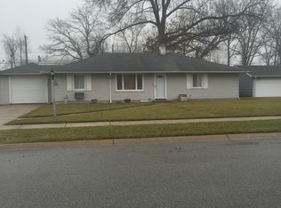 1923 Hilltop Dr, Schererville, IN 46375