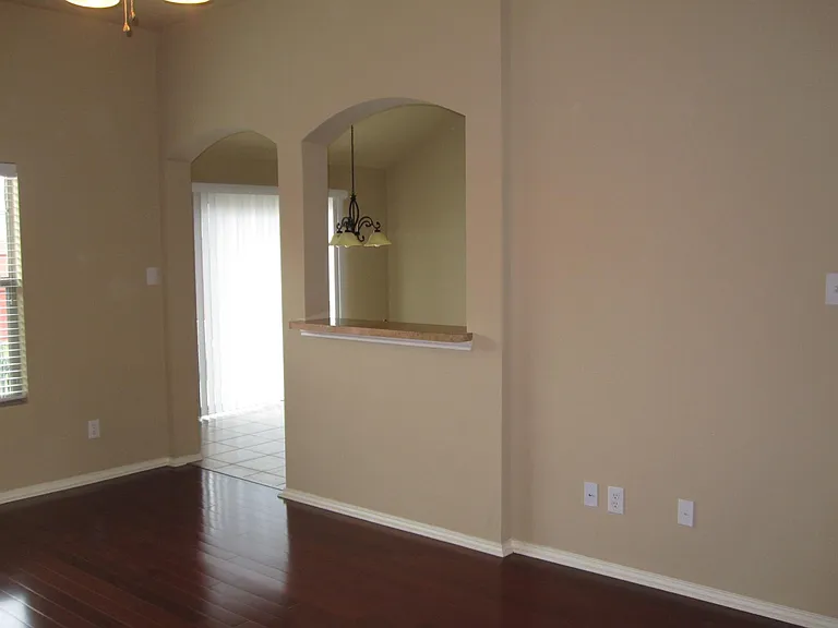 609 Twin Knoll Dr — Photo 3