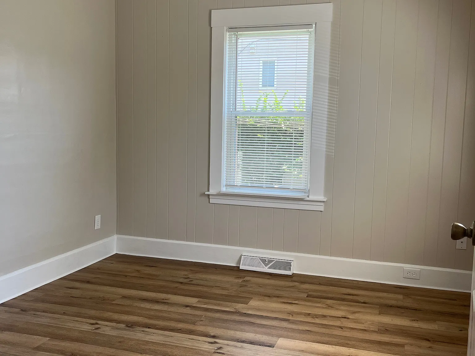 3 bed, 950 sqft, $1,500 — Photo 3