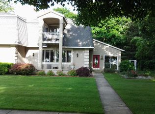250 N Shore Dr, South Haven, MI 49090