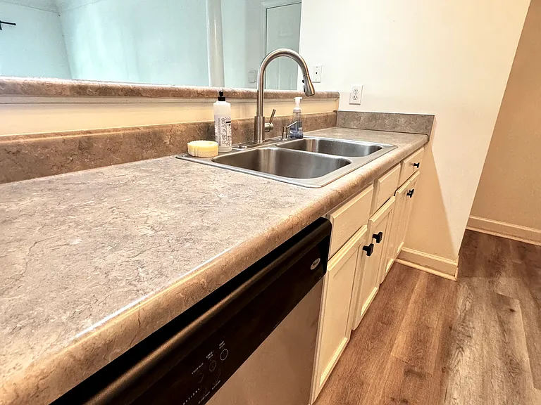 2304 Elliott Ave #103 — Photo 9