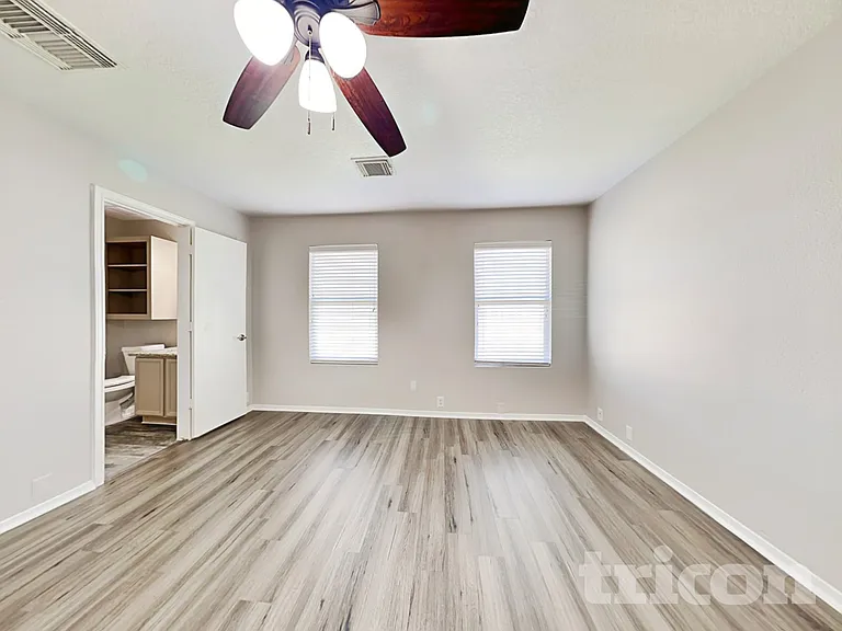 3239 Dartmouth Field Ln — Photo 8