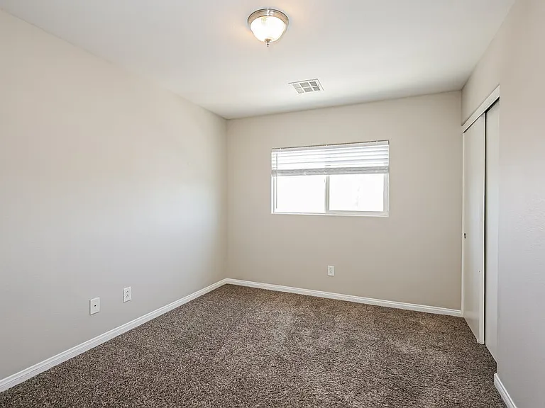 3958 Russet Plains St — Photo 14