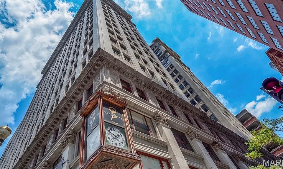 1st image of 300 N Broadway Unit 804