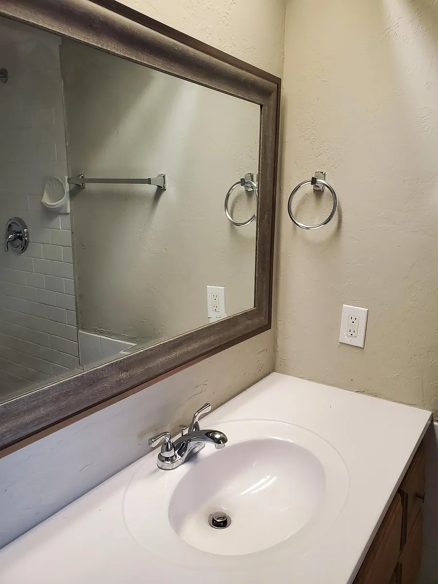 Building Photo - 2608 N Hammond Ave