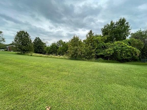 5th image of Briarwood Dr